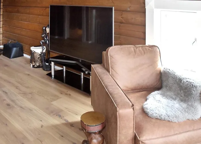 9 Person In Geiranger-by Traum