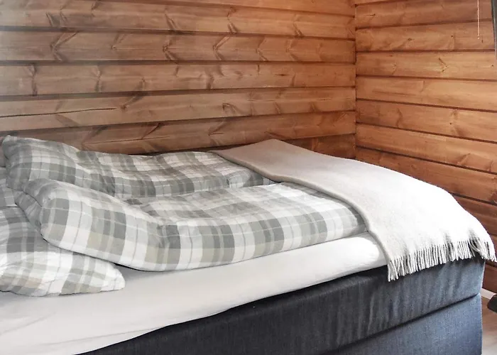 9 Person In Geiranger-by Traum *